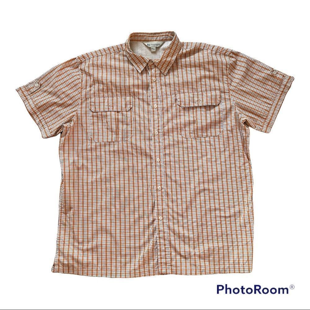 WindRiver button down vented plaid shirt